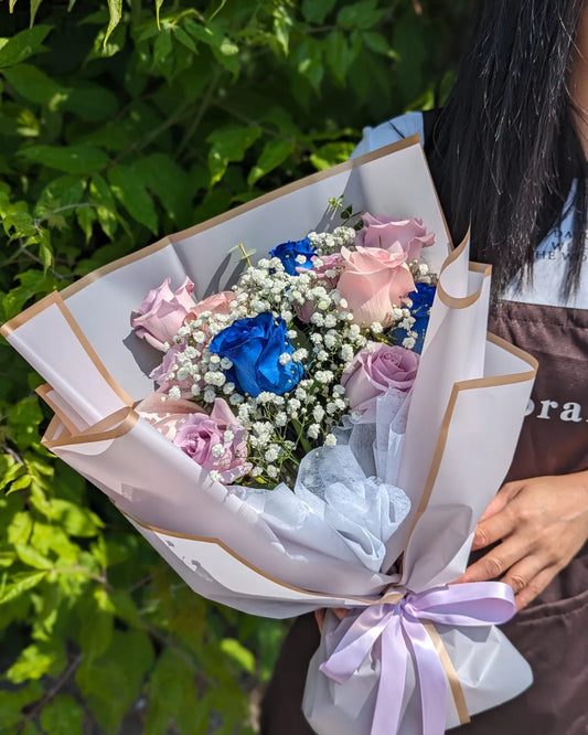 Hints blue rose bouquet (10 roses)