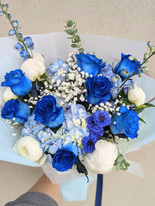 Blueish hydrangea bouquet