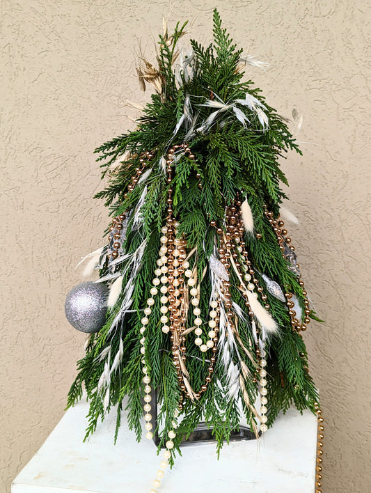 Gatsby Style Christmas tree arrangement