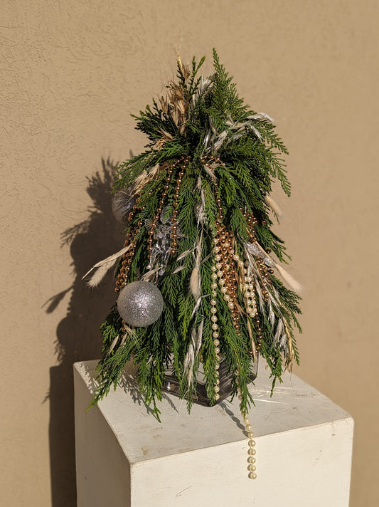 Gatsby Style Christmas tree arrangement