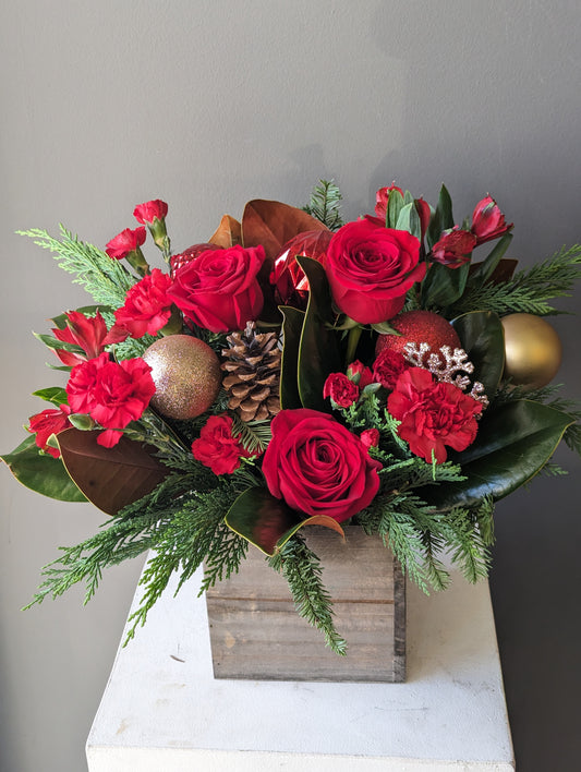 Winter centerpiece wood box( red)