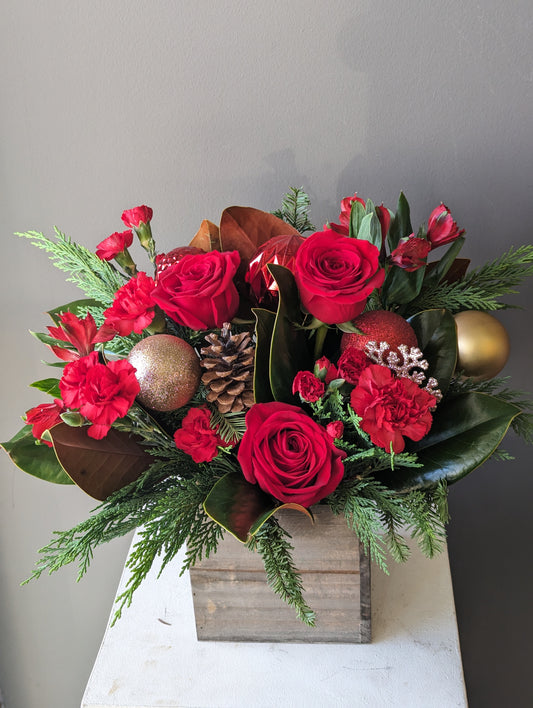 Winter centerpiece wood box( red)
