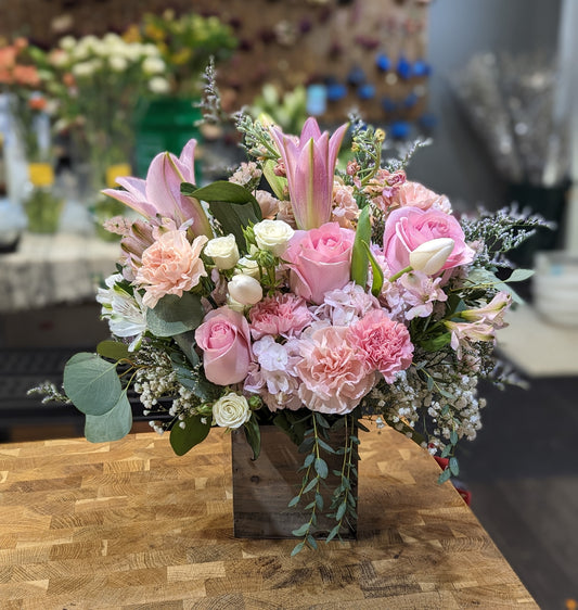 Spring wood box arrangement