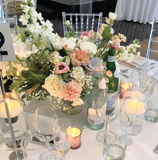 Medium-large size low urn arrangement