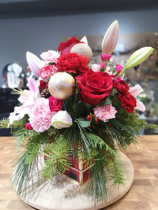 Holiday flower box (medium)