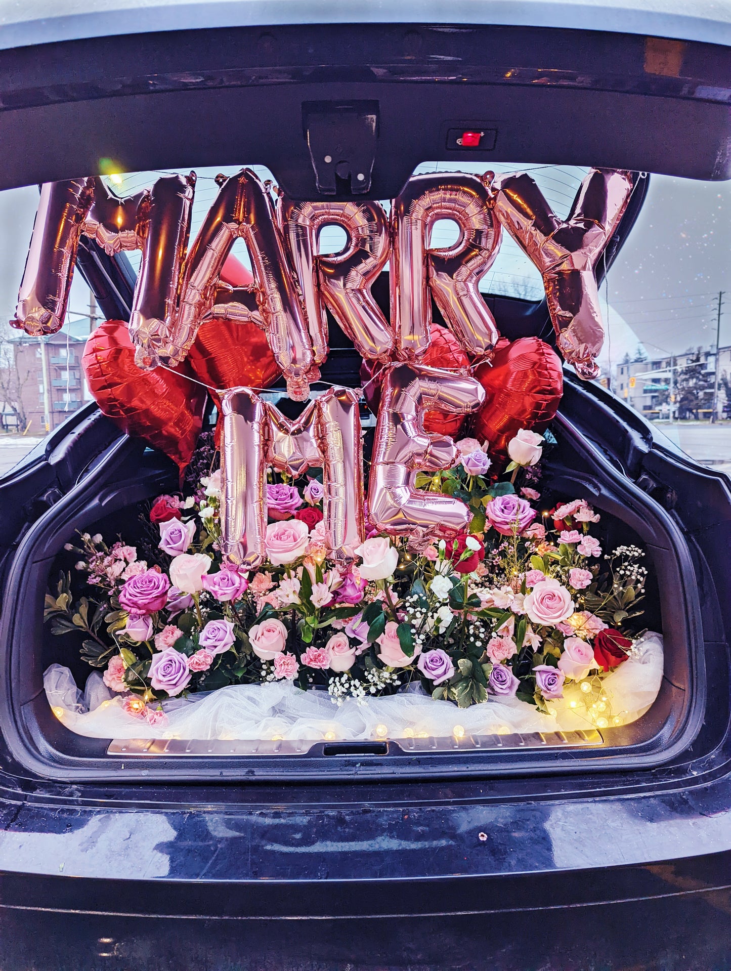 Car trunk surprise flower