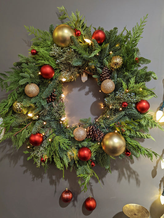 Traditional glamours Christmas wreath (24'')
