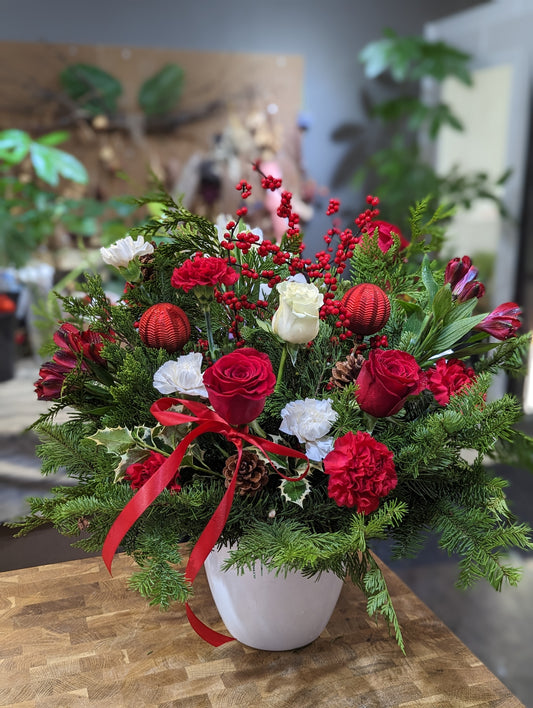 Medium holiday table arrangement