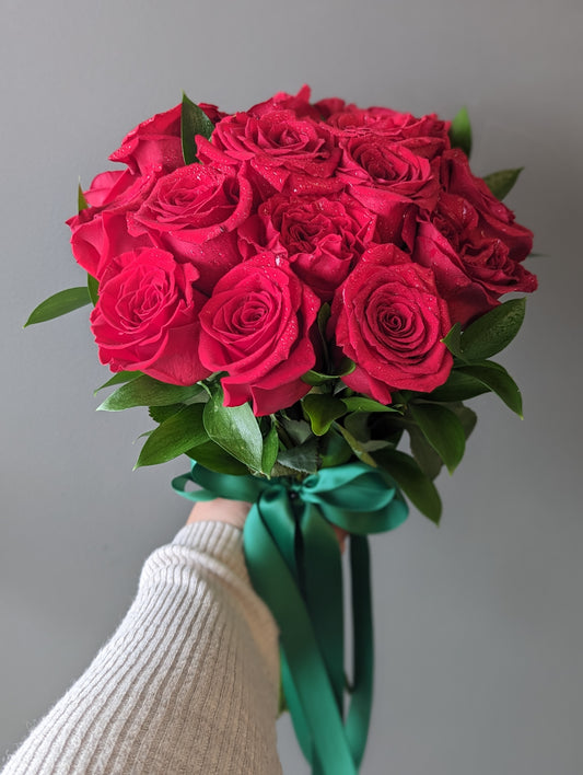 Red rose round bridal bouquet (medium size)