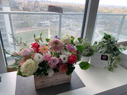 Large Spring wood box arrangement