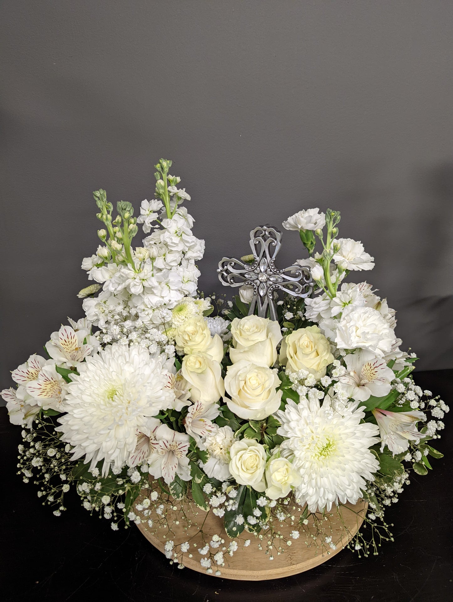 Cross statue arrangement (medium size)