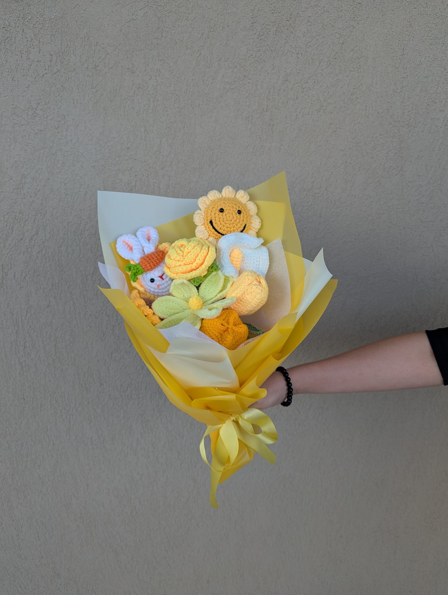 yarn knitted flower bouquet (medium size) 针织花束