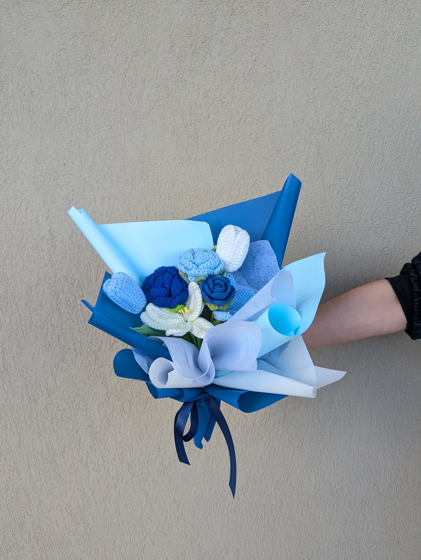 yarn knitted flower bouquet (medium size) 针织花束