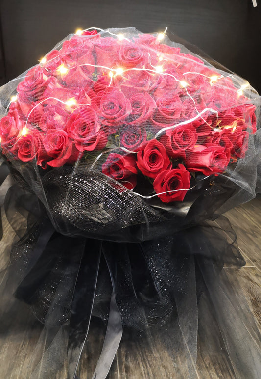 Red roses chiffon bouquet (59)