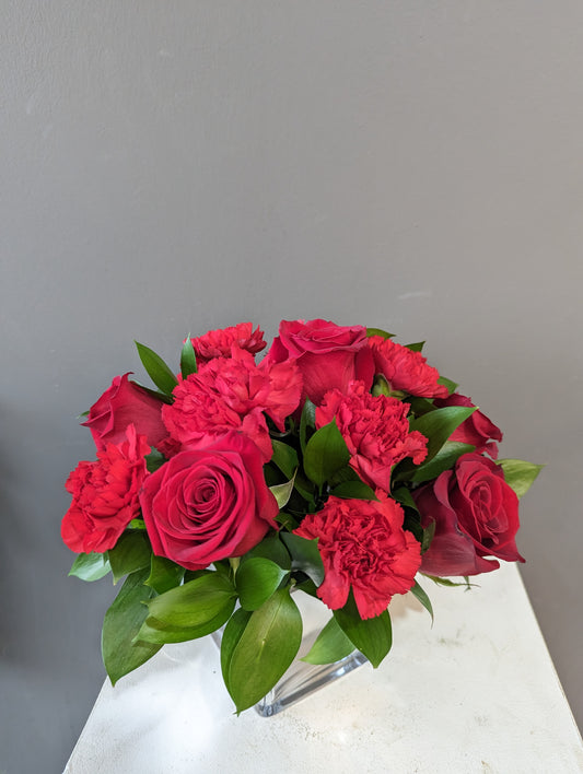 Silver cube vase red rose (medium)